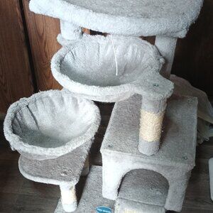 Cat tree